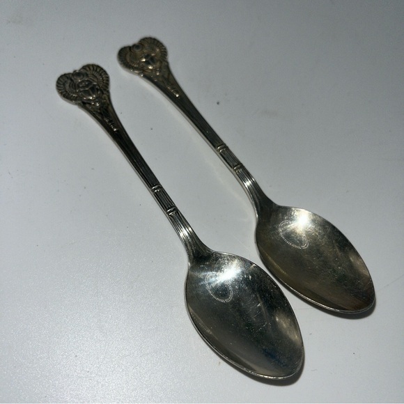 2 Antique WM Rogers Scarab Egyptian coffee spoon - Picture 3 of 6